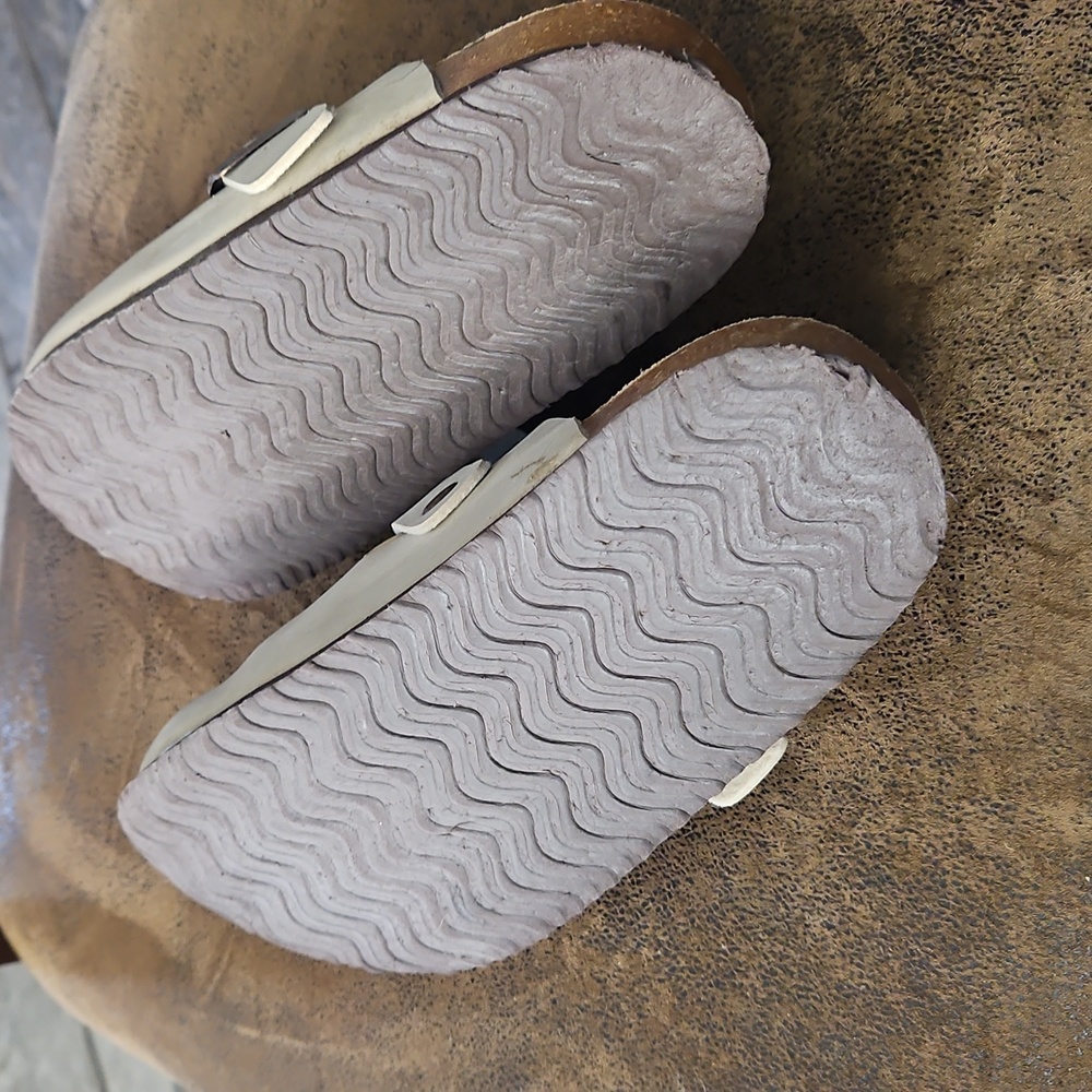 Tan Slip On Clogs with Buckle Size 7 5 - Picture 5 of 5